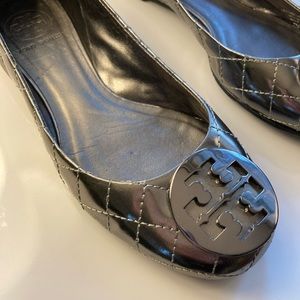 Tory Burch Pewter Grey Quilted Flat